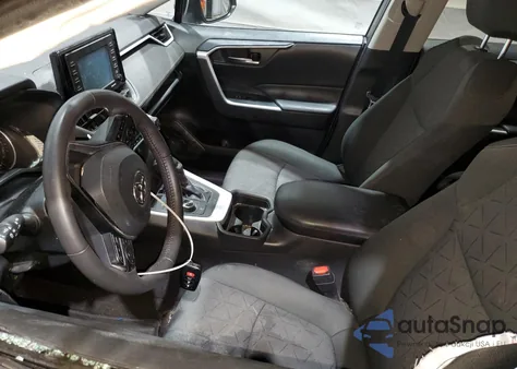 2020 Toyota Rav4 Xle z USA, uszkodzony, nr VIN 2T3RWRFV8LW087742